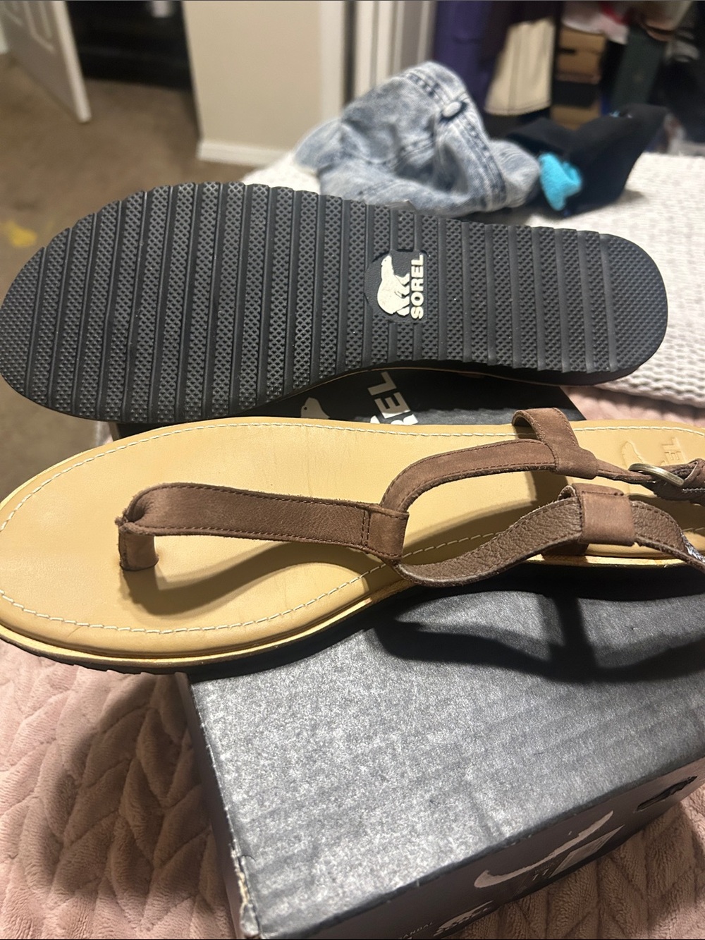 Sorel Brown/Tan T-Strap Leather Flip Sandals